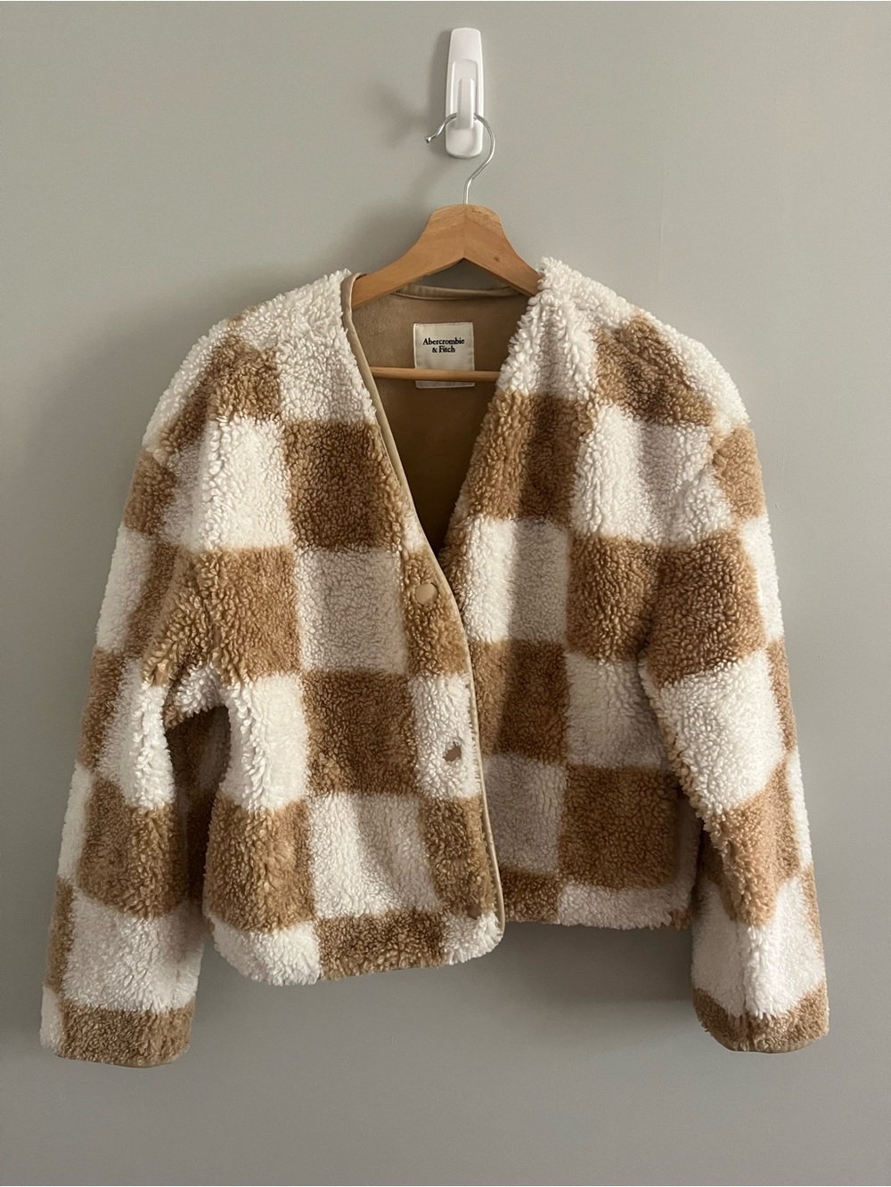 Abercrombie & Fitch Women's Cream and Brown Checkered Sherpa Jacket